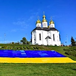 Biggest knitted flag of Ukraine shown in Chernihiv 